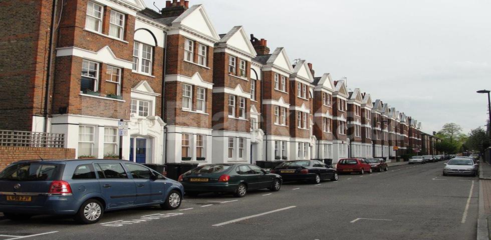 			UNDER OFFER , 3 Bedroom, 1 bath, 1 reception Apartment			 Liberty Street, Oval